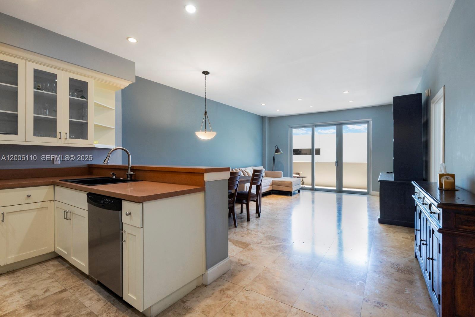 ISLAND TERRACE CONDO - Residential