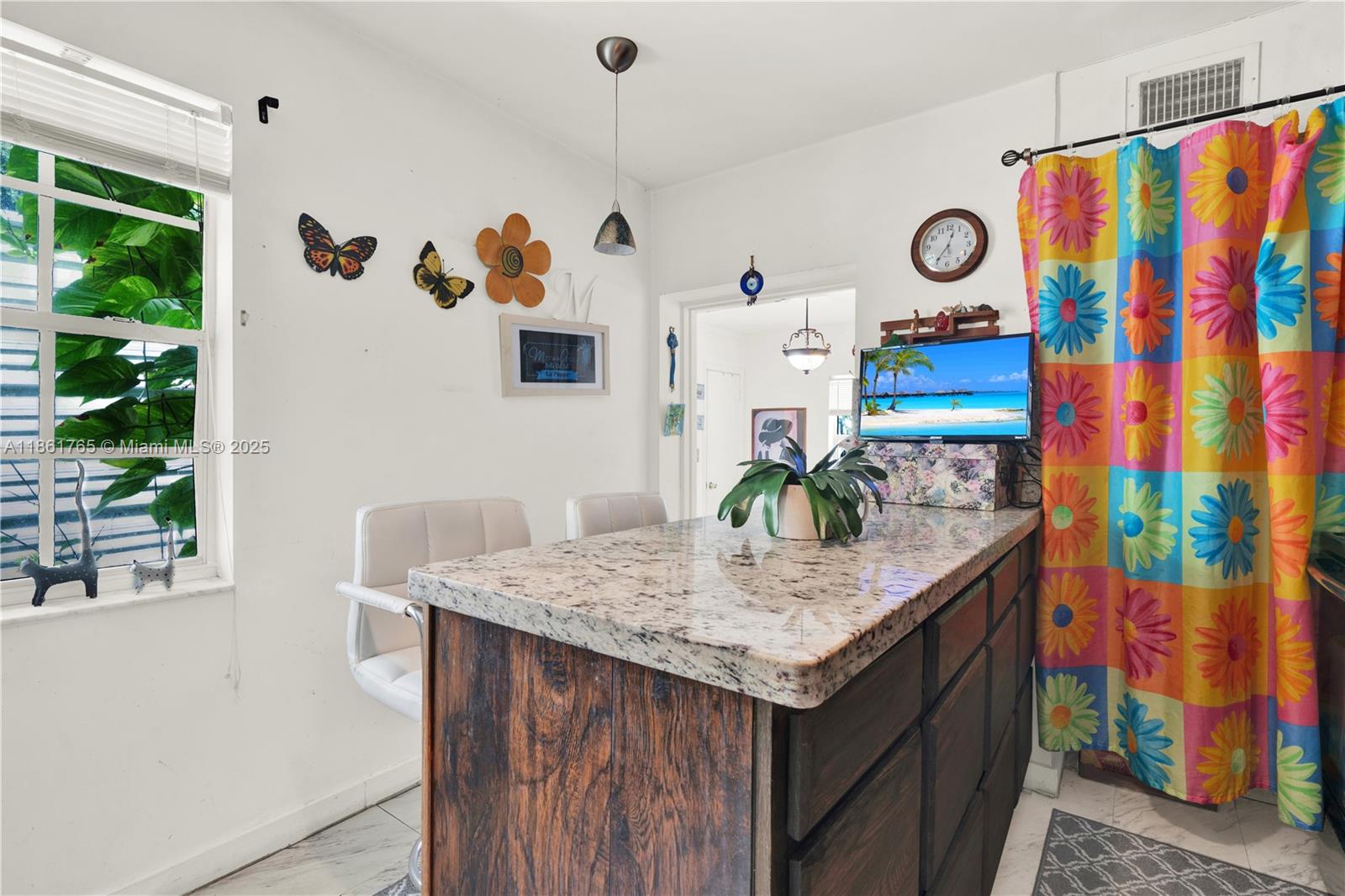 2305 NE 135th Ter