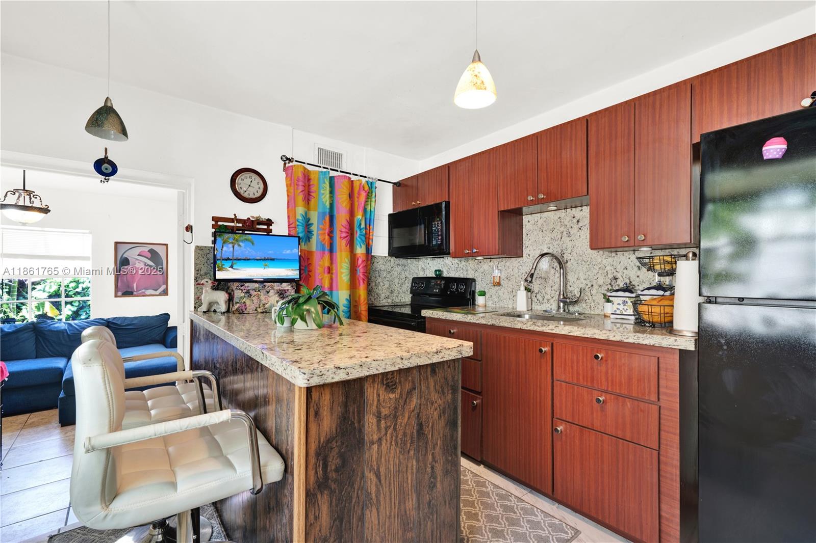 2305 NE 135th Ter