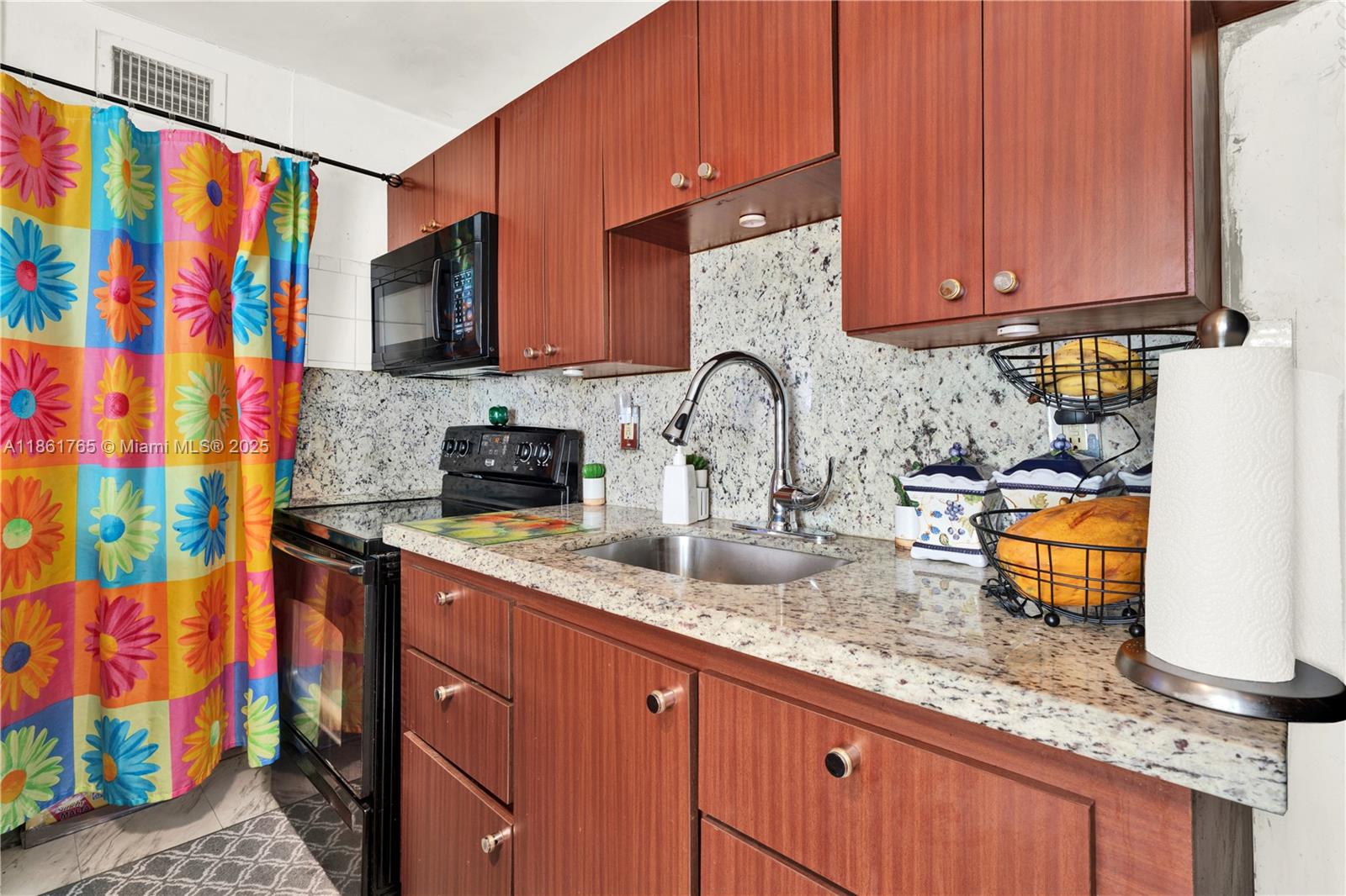 2305 NE 135th Ter