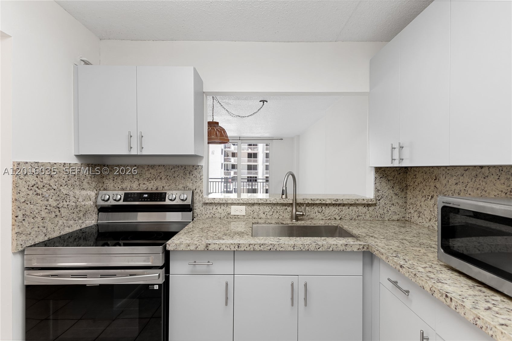 345 Ocean Dr 424