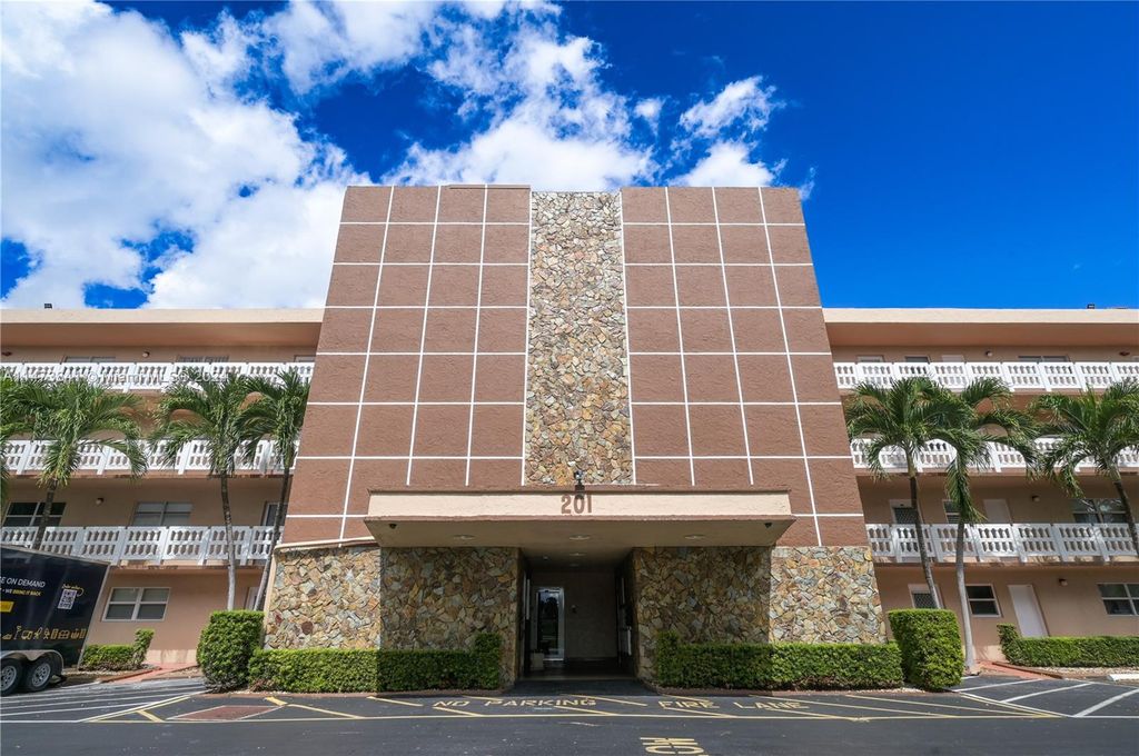 Photo of 201 SE 11th Ter #405, Dania Beach, FL 33004 (MLS # A11473841)