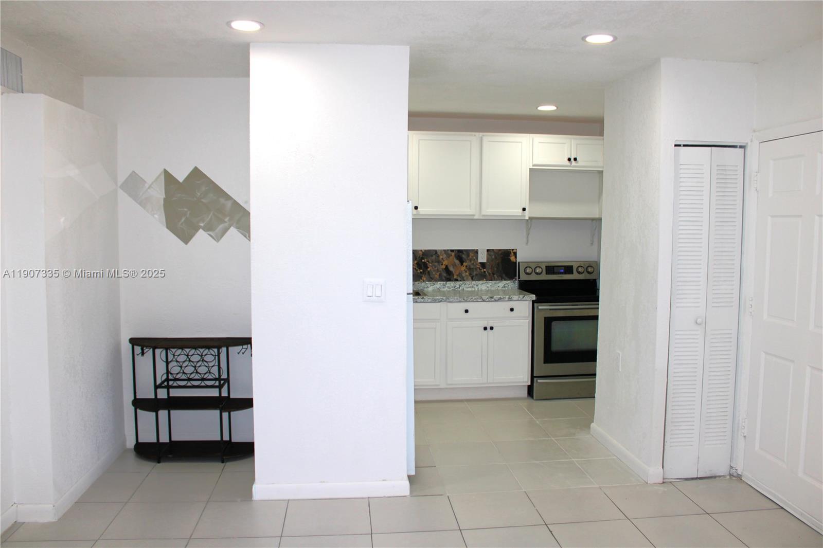 VILLAS AT CUTLER BAY COND - Residential Lease