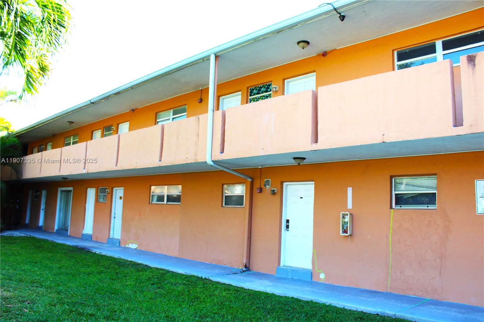 VILLAS AT CUTLER BAY COND - Residential Lease