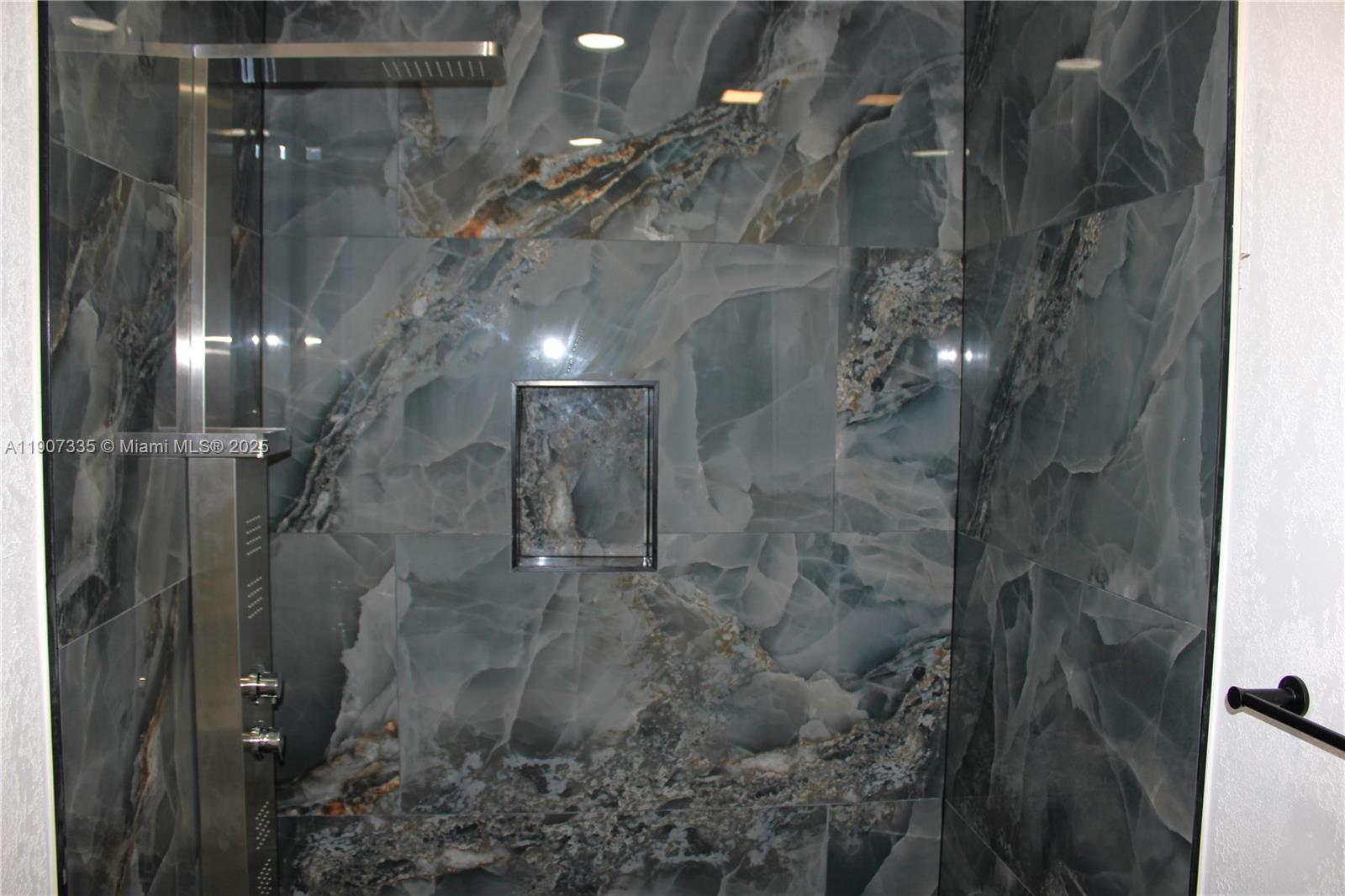 VILLAS AT CUTLER BAY COND - Residential Lease