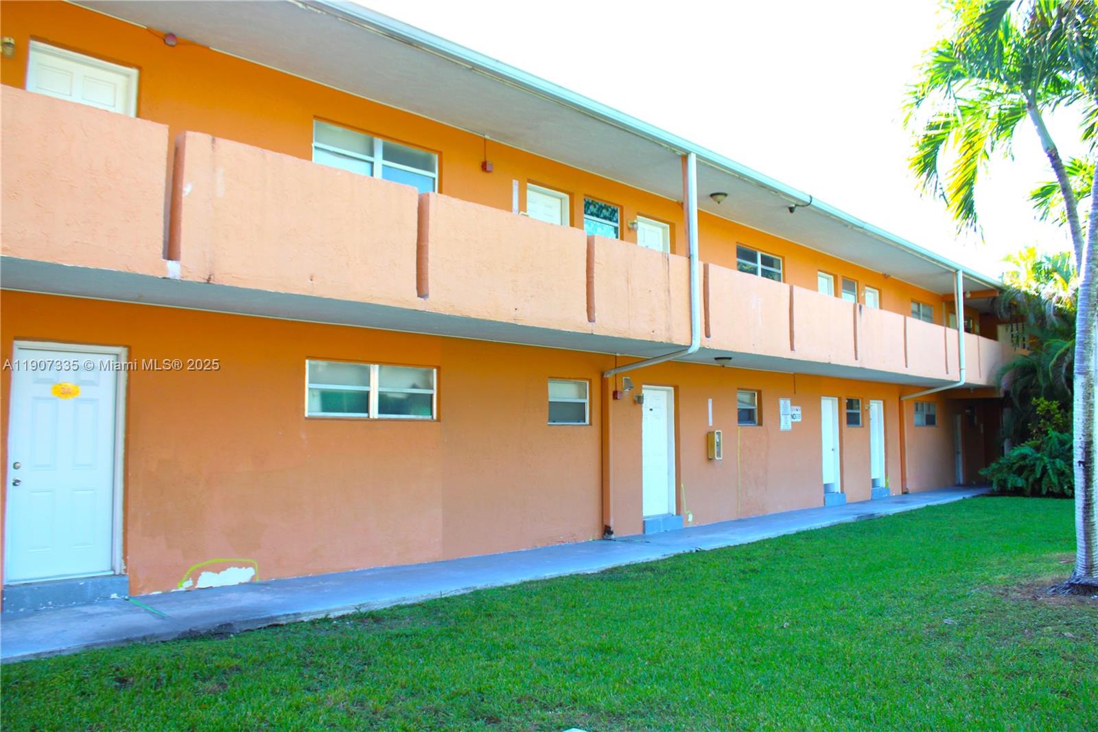 VILLAS AT CUTLER BAY COND - Residential Lease