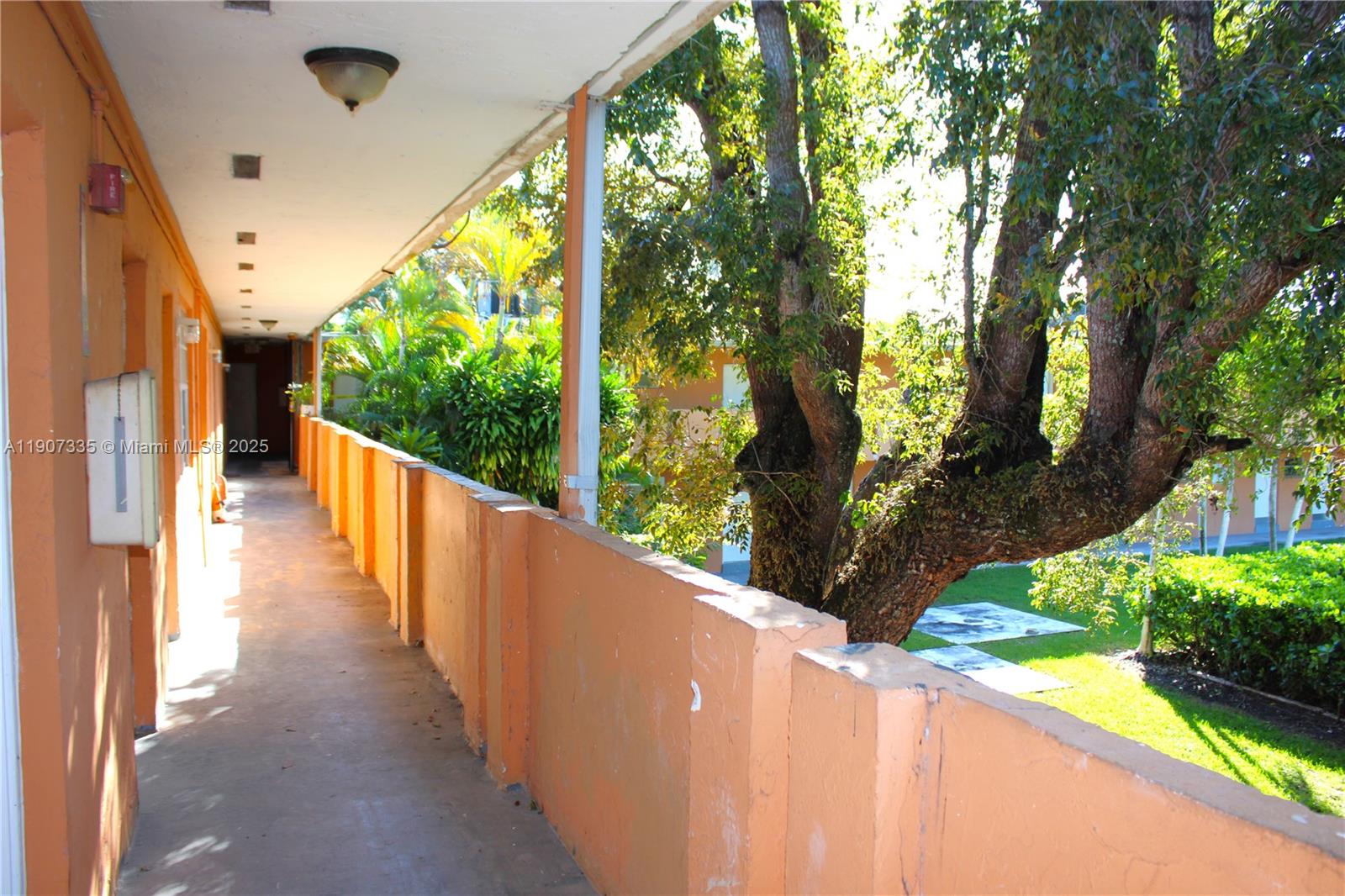 VILLAS AT CUTLER BAY COND - Residential Lease