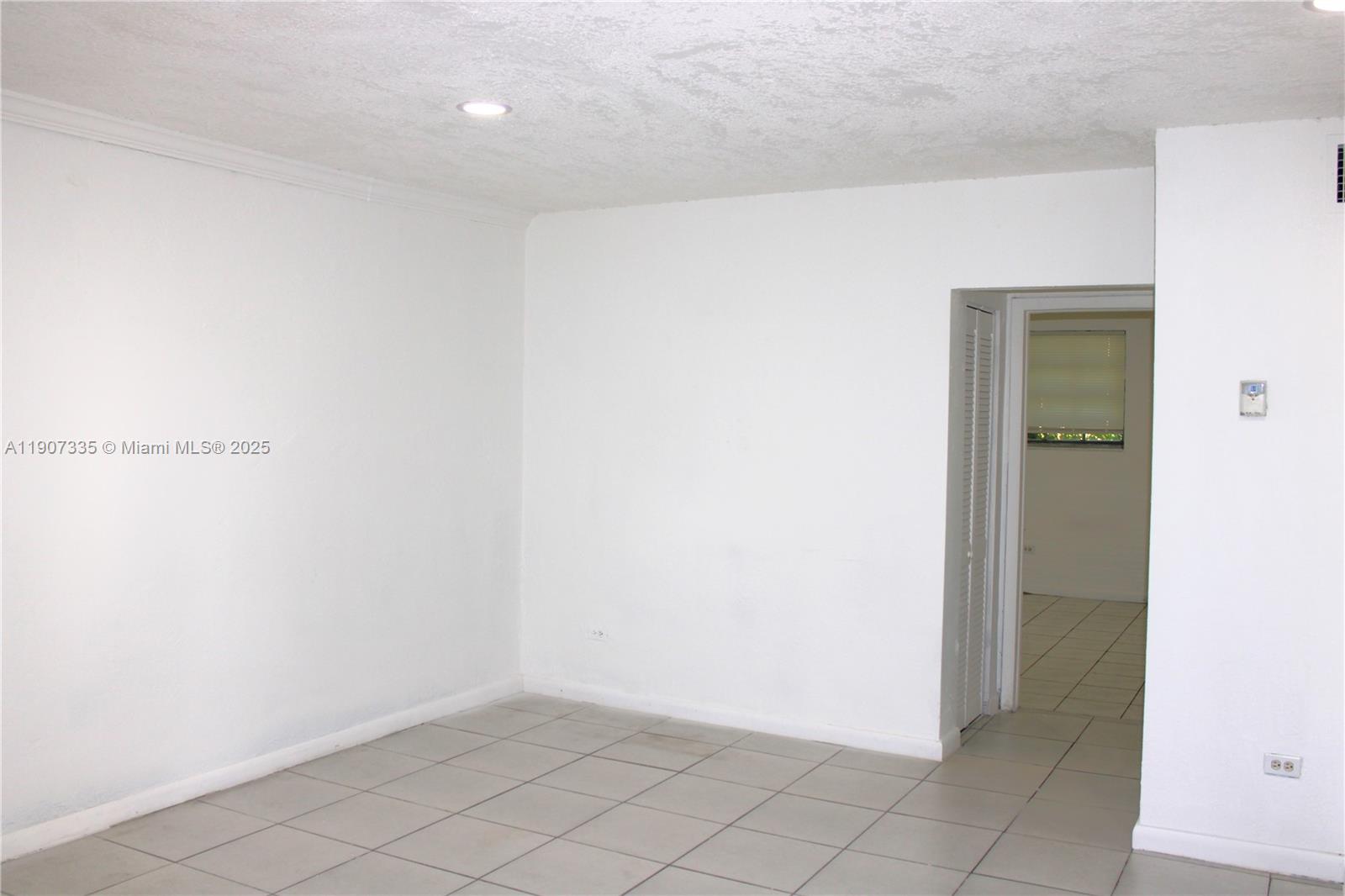 VILLAS AT CUTLER BAY COND - Residential Lease