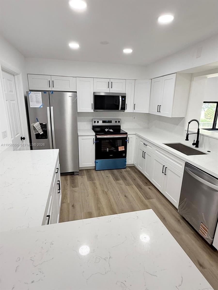 NORTH SHORES - Residential