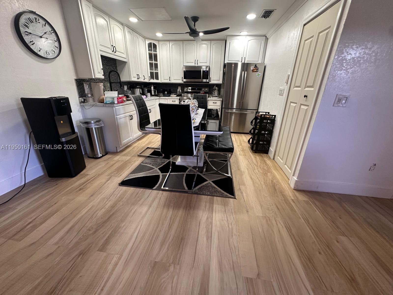 ROYAL WOODS - Residential