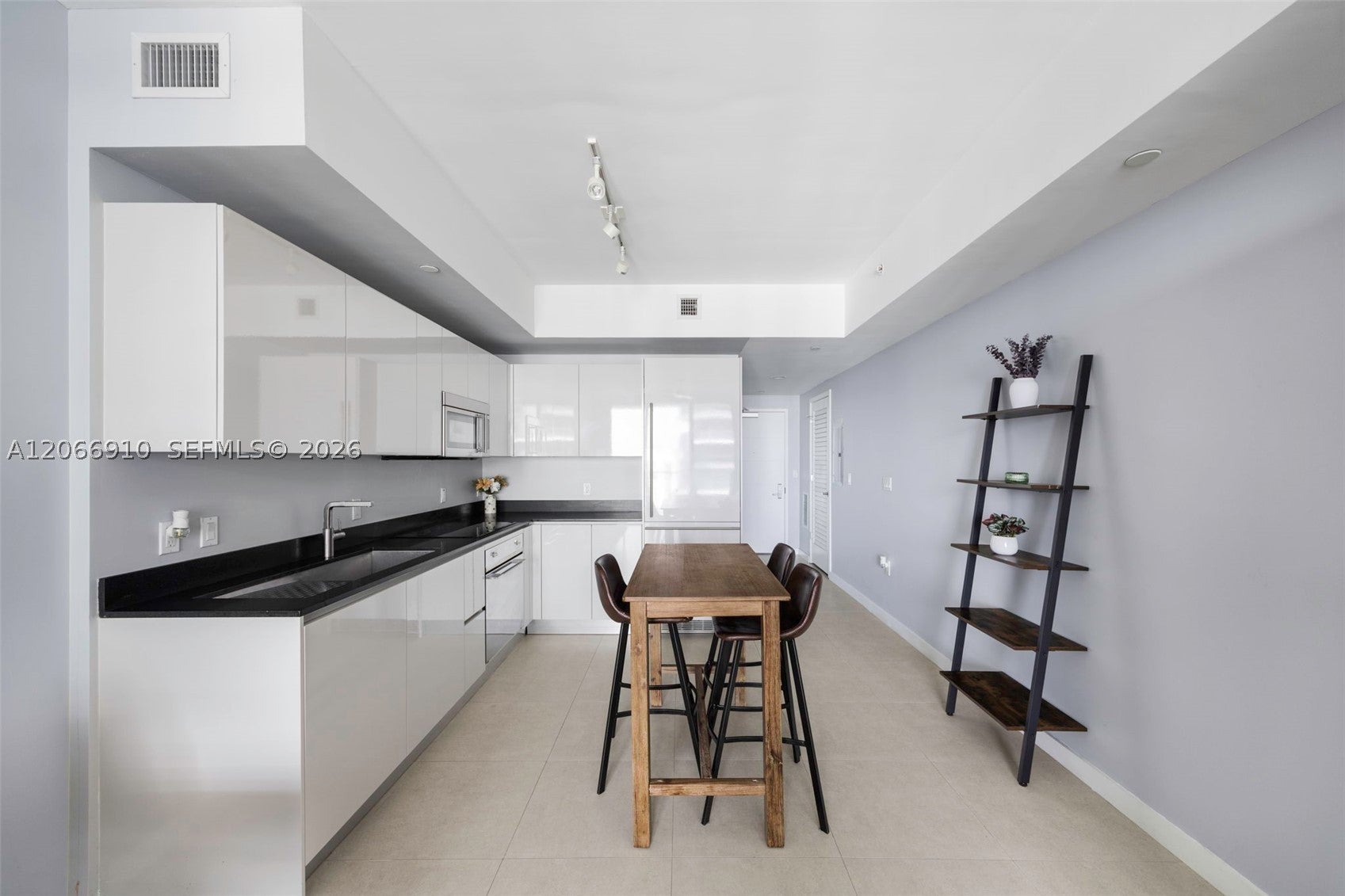 1010 Brickell Ave 3610