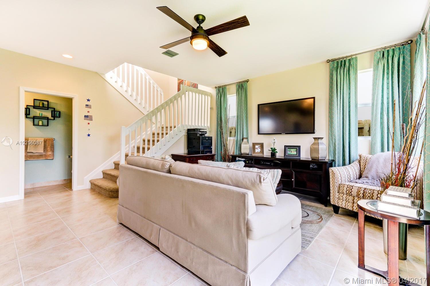 HEMINGWAY POINT - Residential