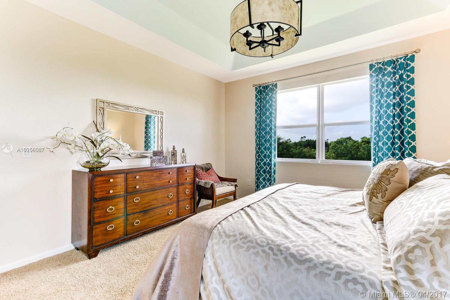 HEMINGWAY POINT - Residential