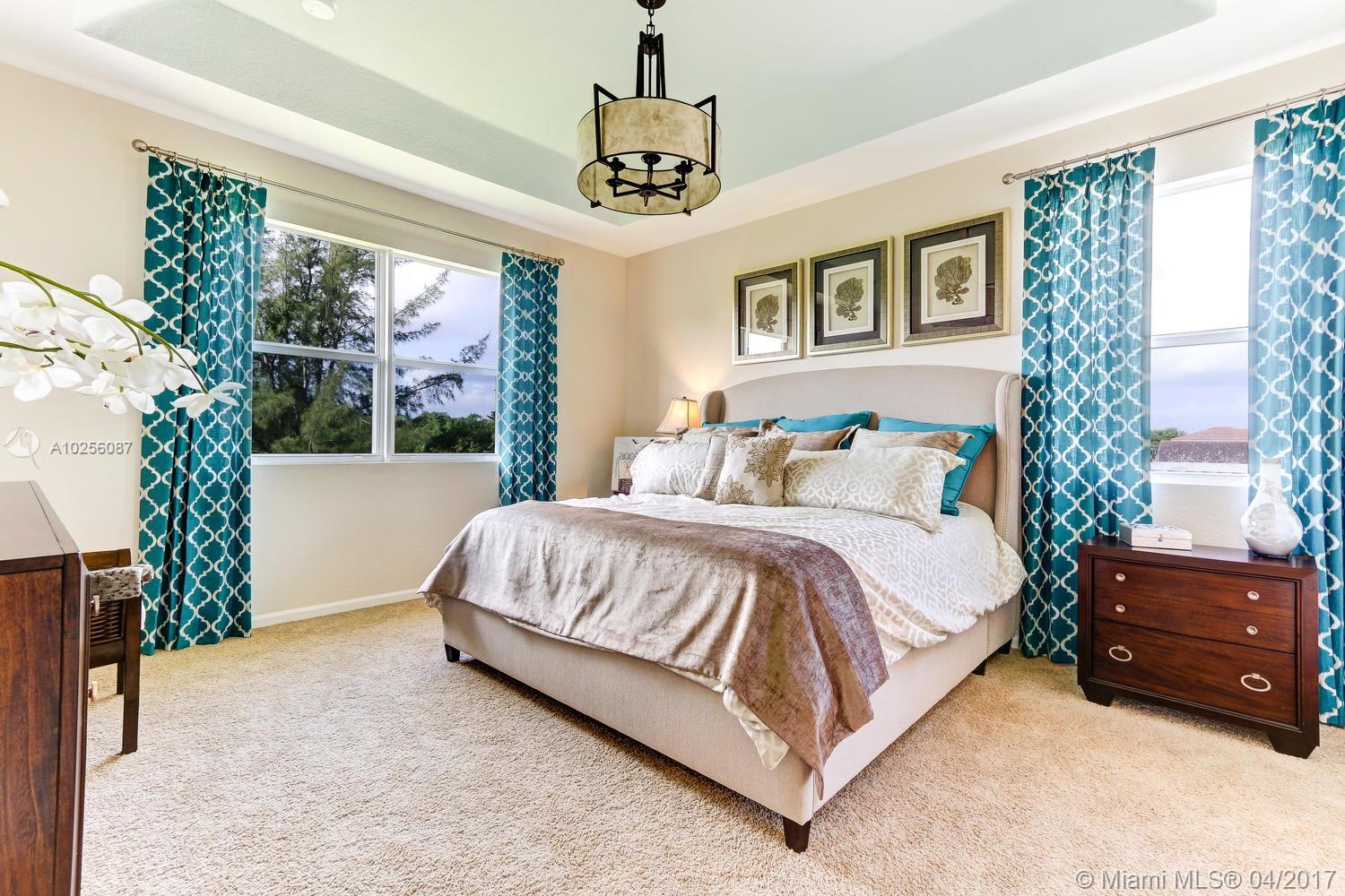 HEMINGWAY POINT - Residential