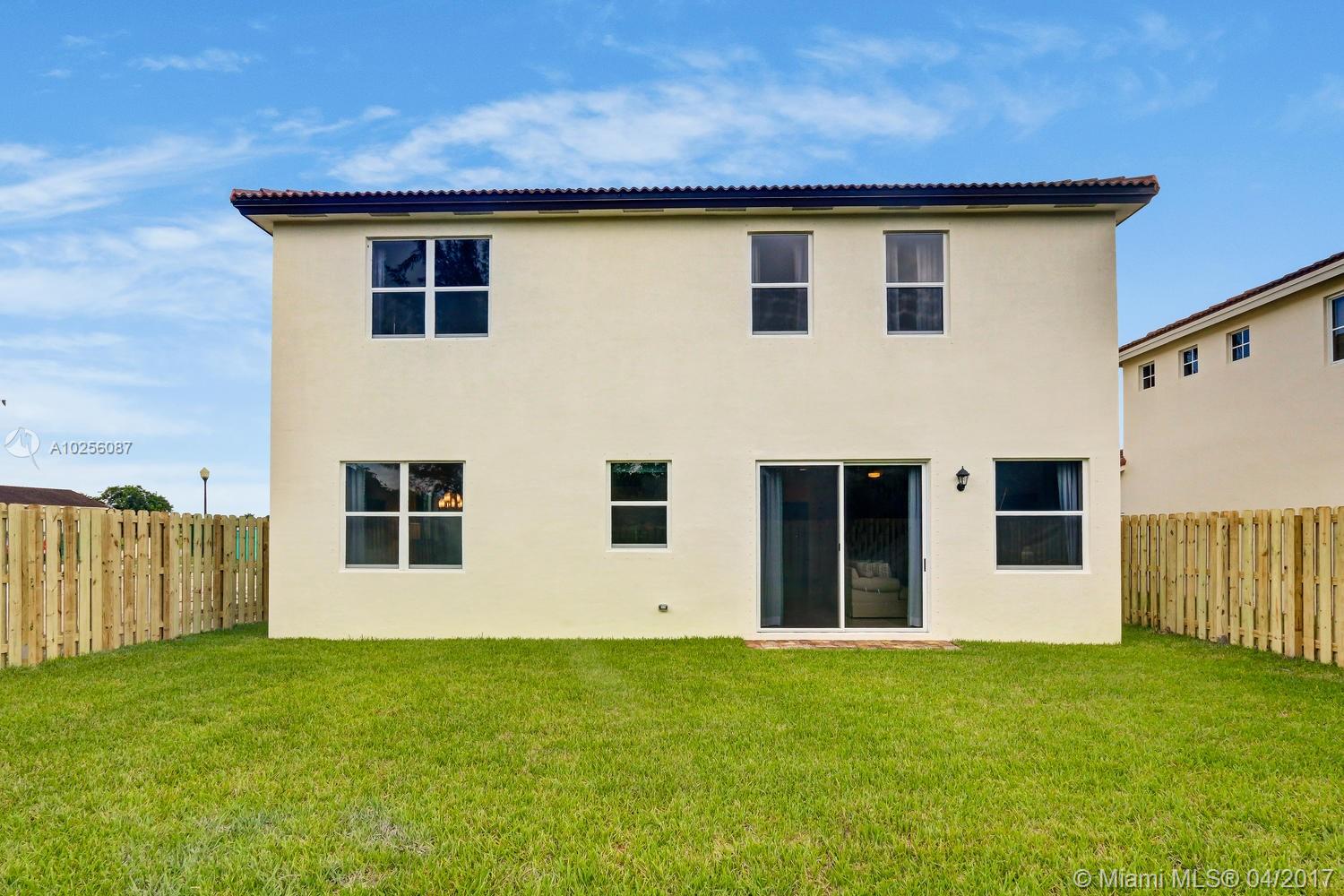 HEMINGWAY POINT - Residential