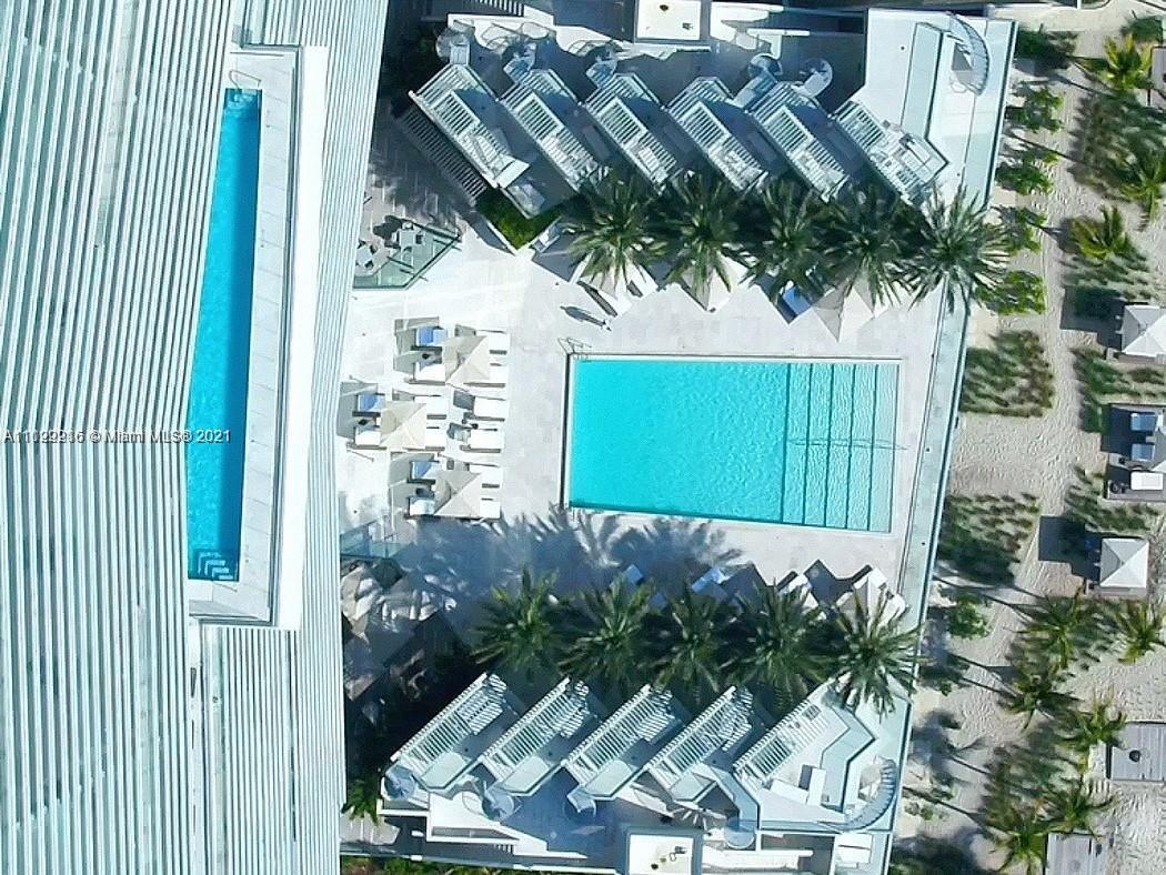 TURNBERRY OCEAN CLUB - Residential