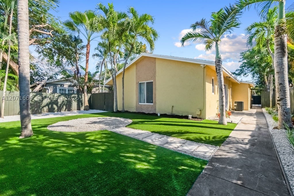 Photo of 1428 NE 2nd Ave #1, Fort Lauderdale, FL 33304 (MLS # A12071666)