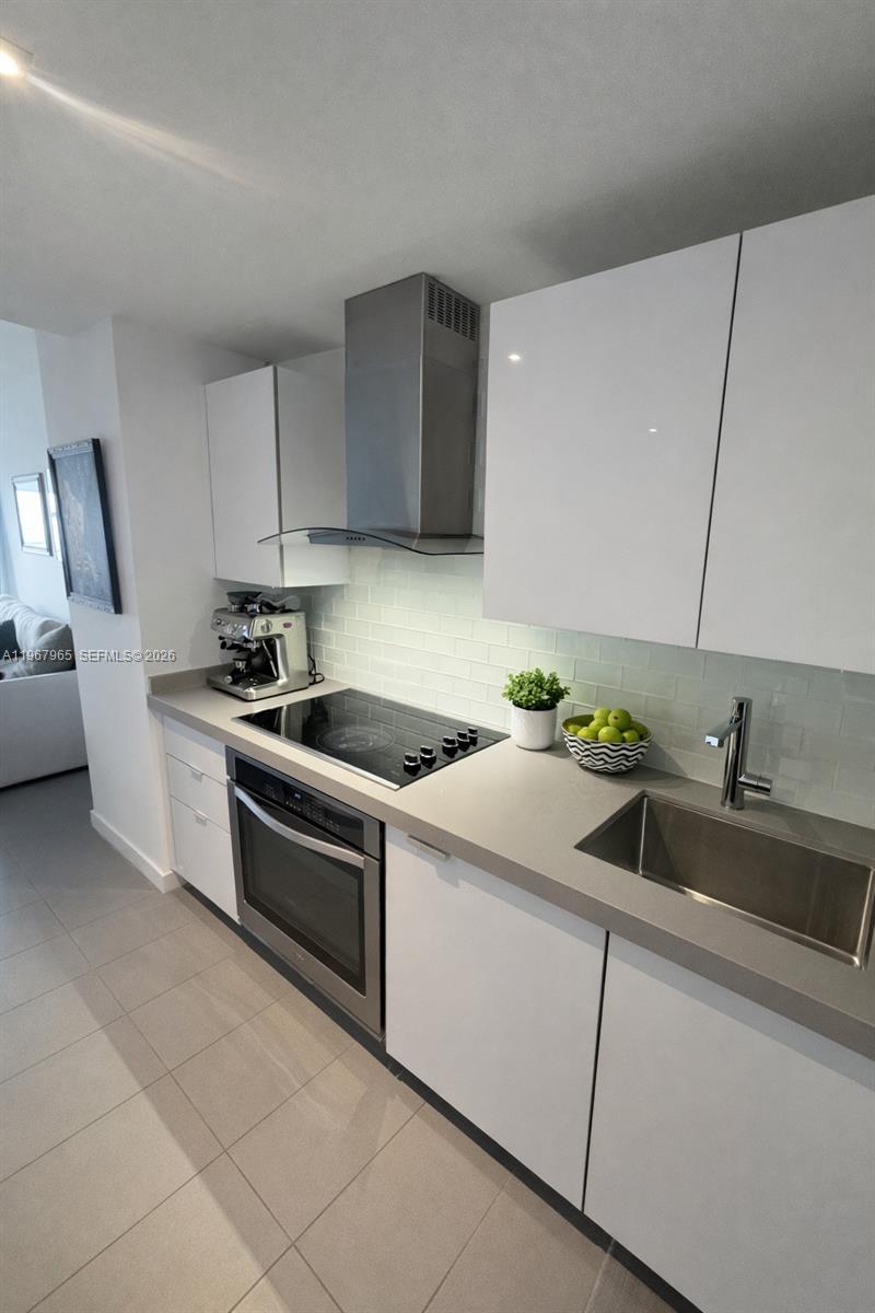 CANVAS CONDO - Residential