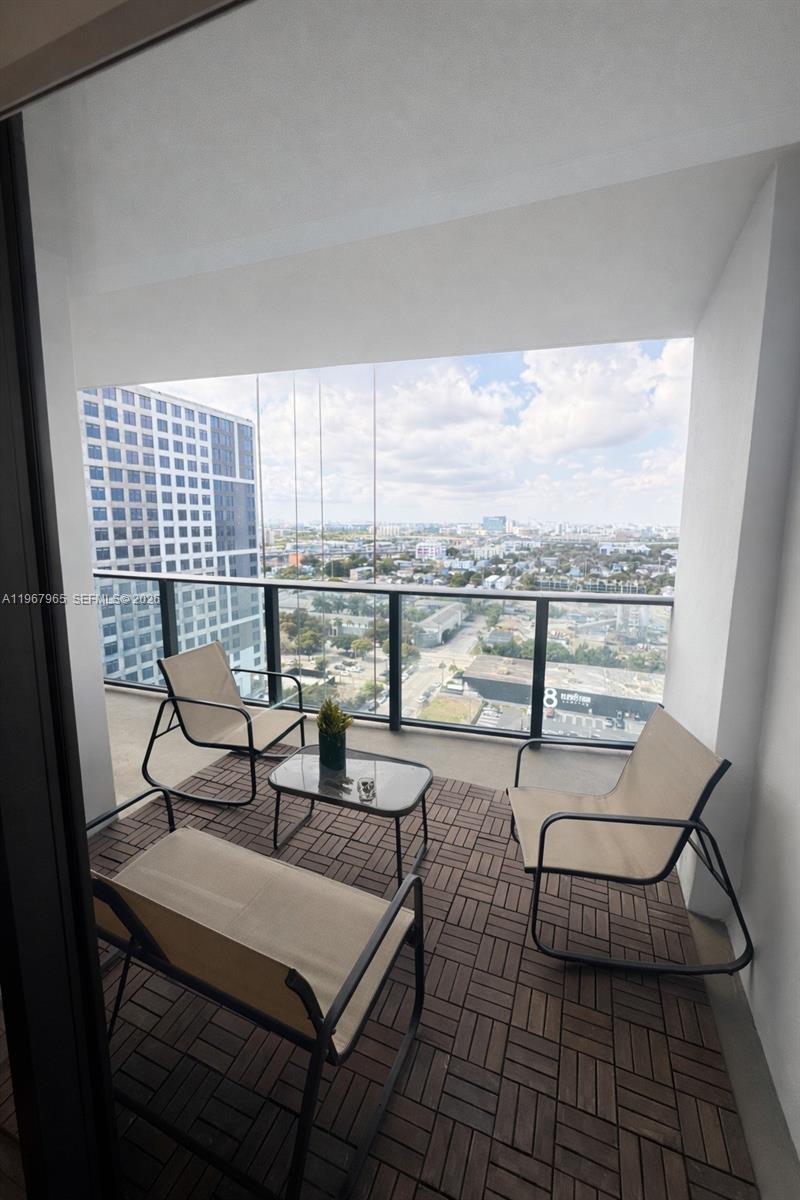 CANVAS CONDO - Residential