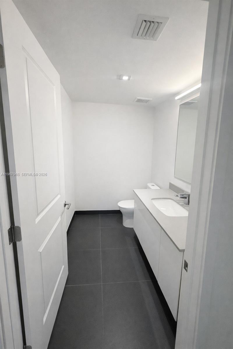 CANVAS CONDO - Residential