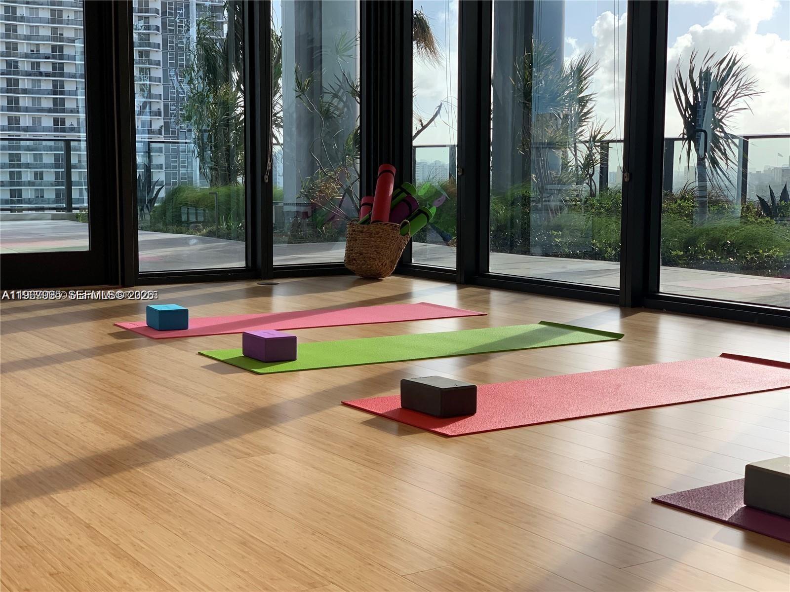 CANVAS CONDO - Residential