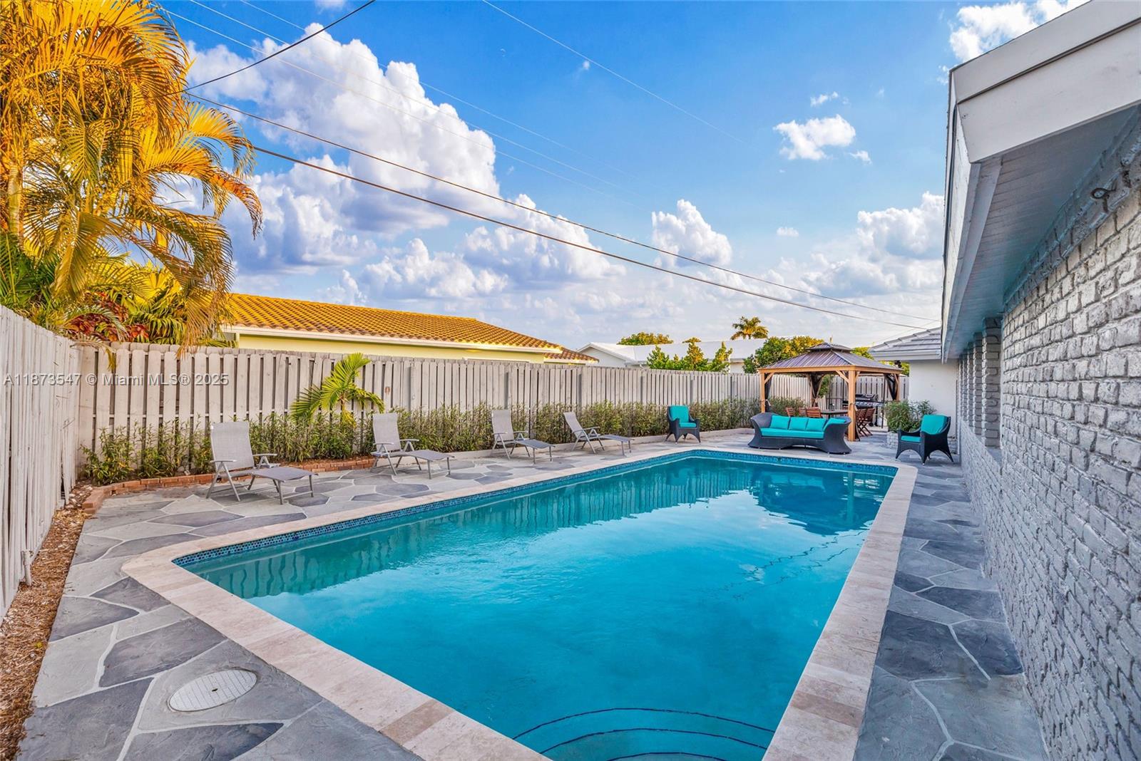 CORAL HIGHLANDS - Residential