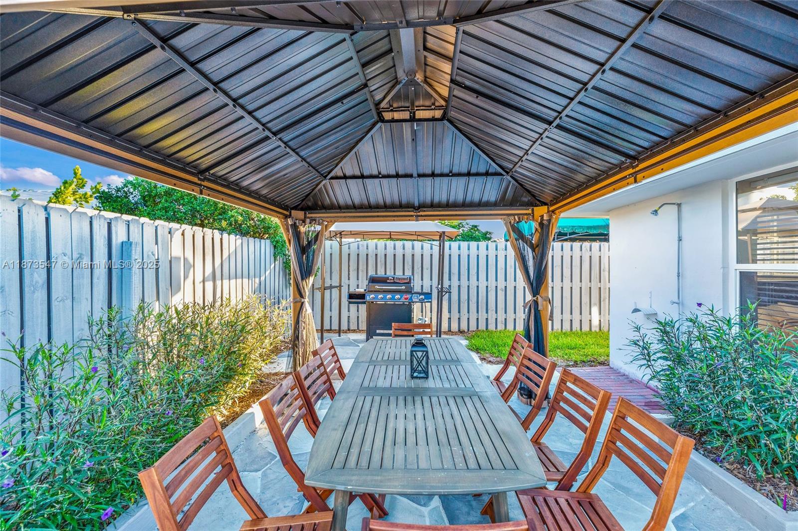 CORAL HIGHLANDS - Residential