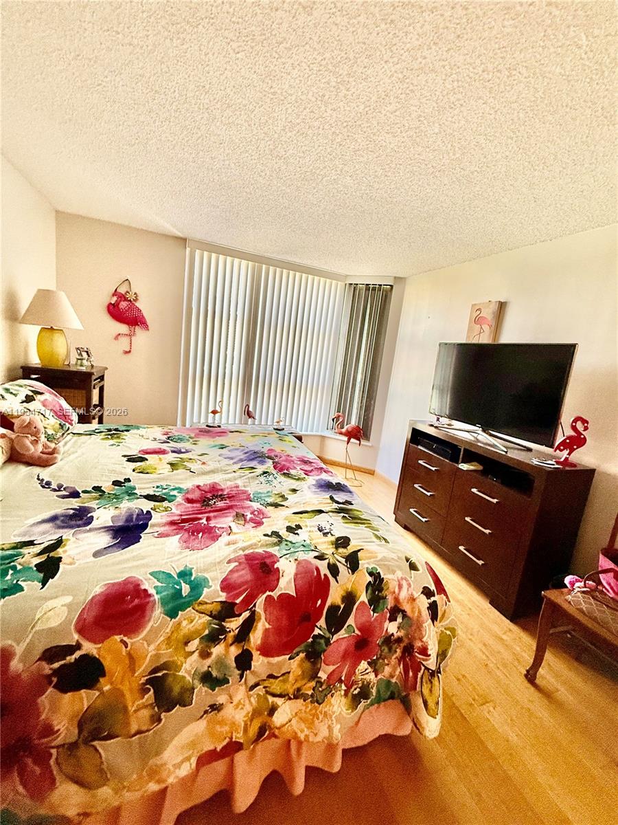 MYSTIC POINTE TOWER 600 C - Residential