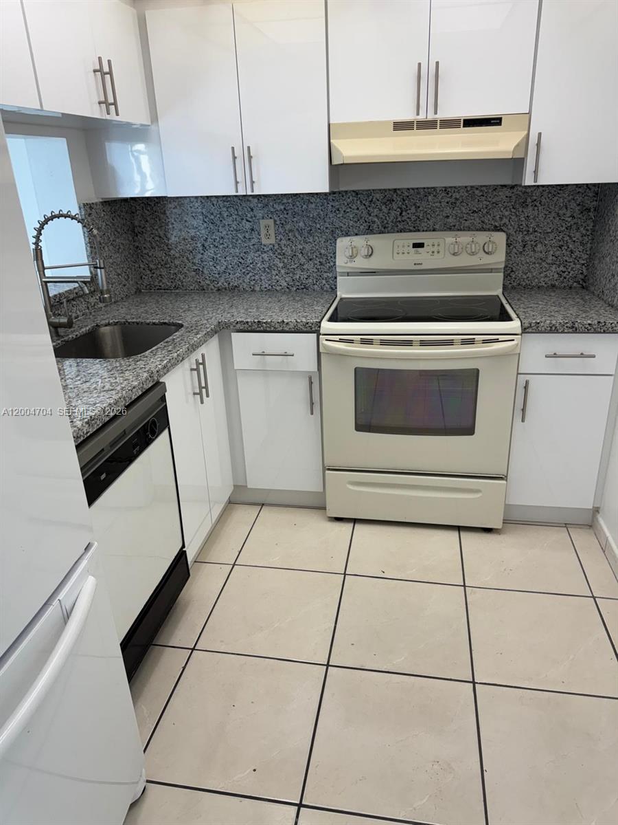 11790 SW 18th St 416-3