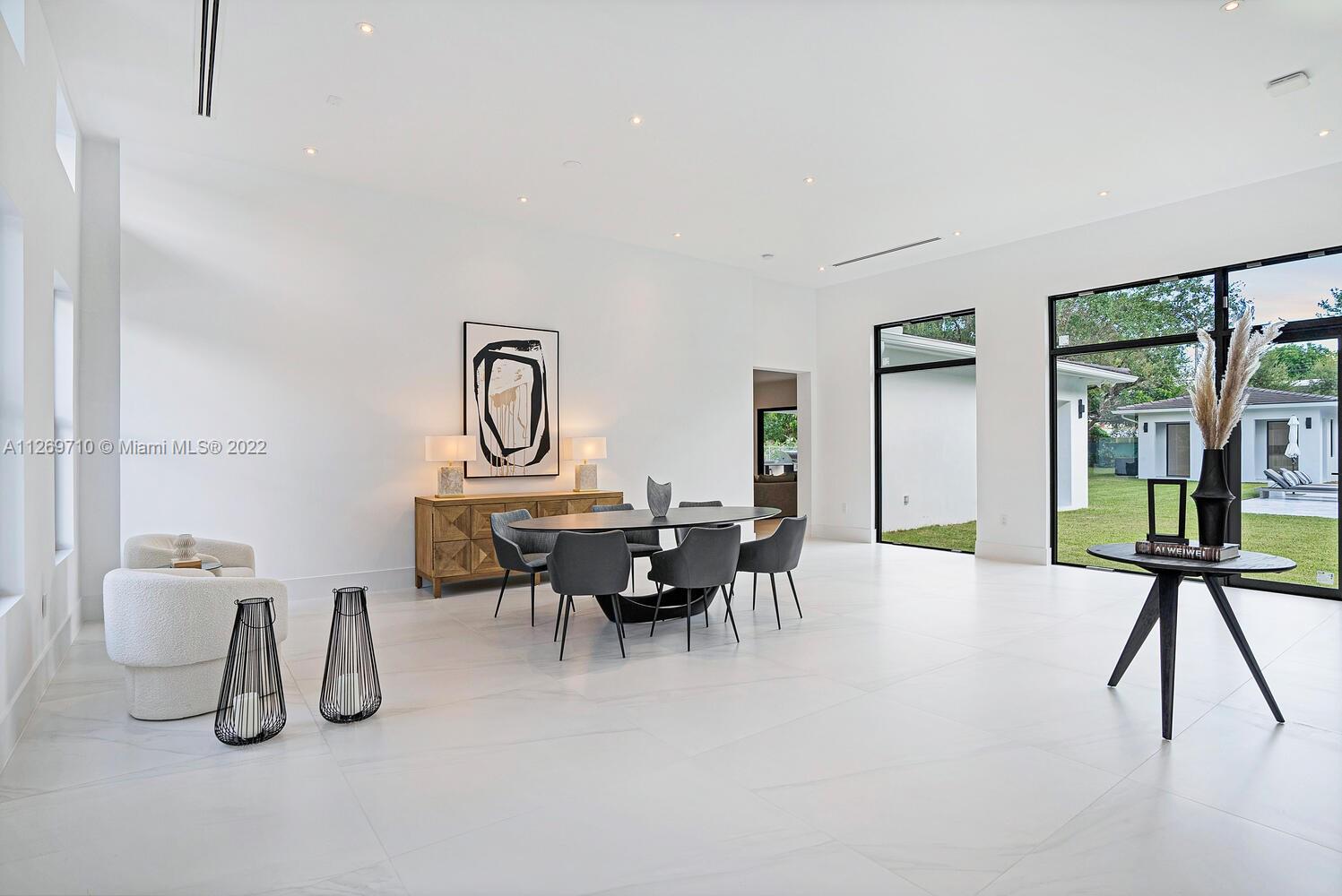 BEVERLY HILLS - Residential