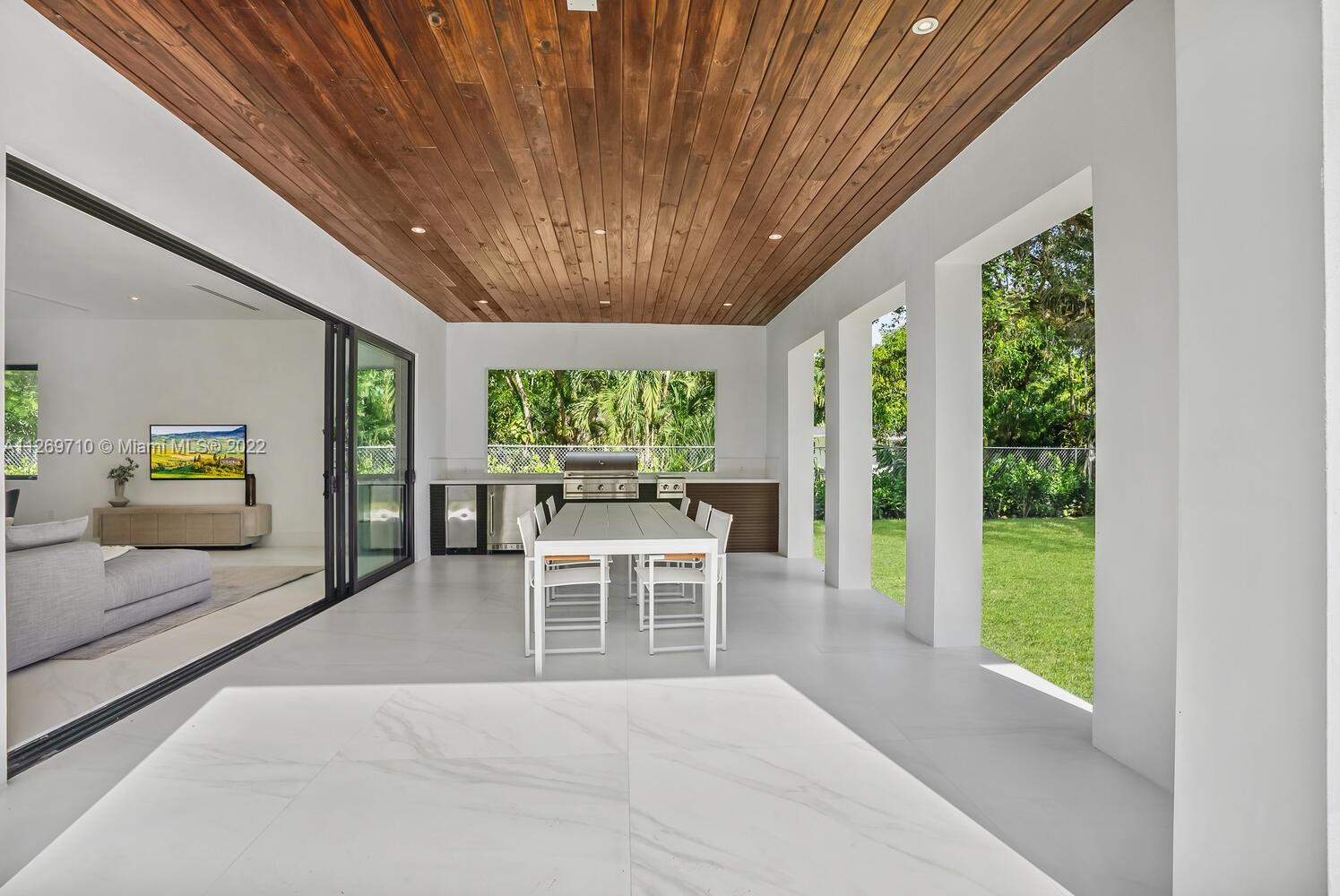 BEVERLY HILLS - Residential