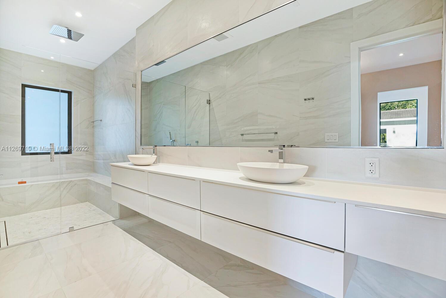 BEVERLY HILLS - Residential