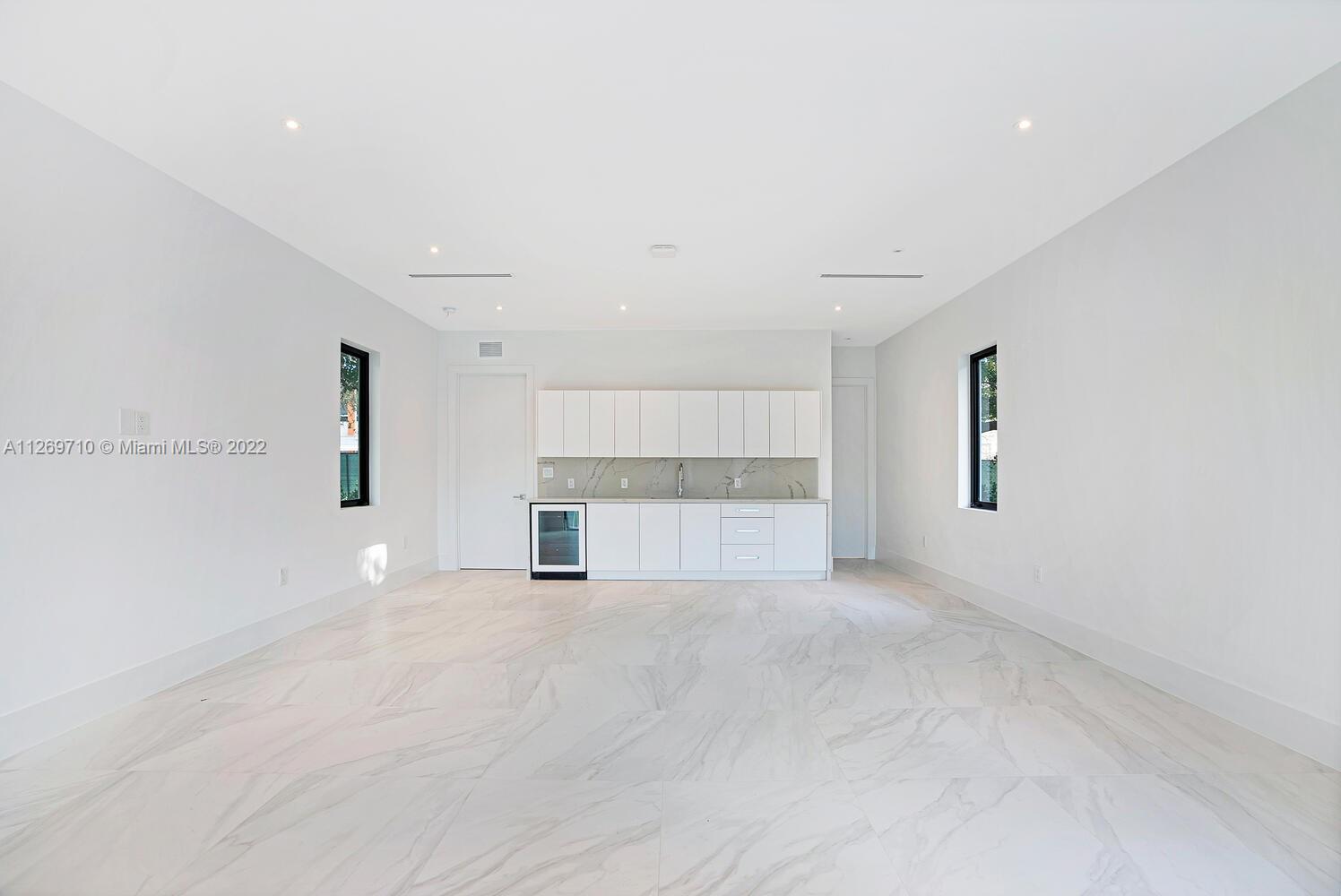 BEVERLY HILLS - Residential