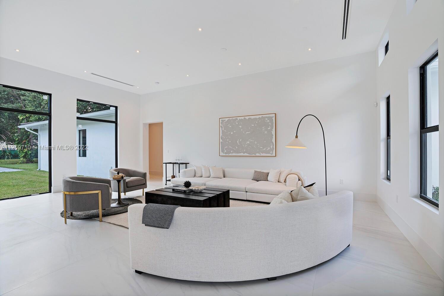 BEVERLY HILLS - Residential