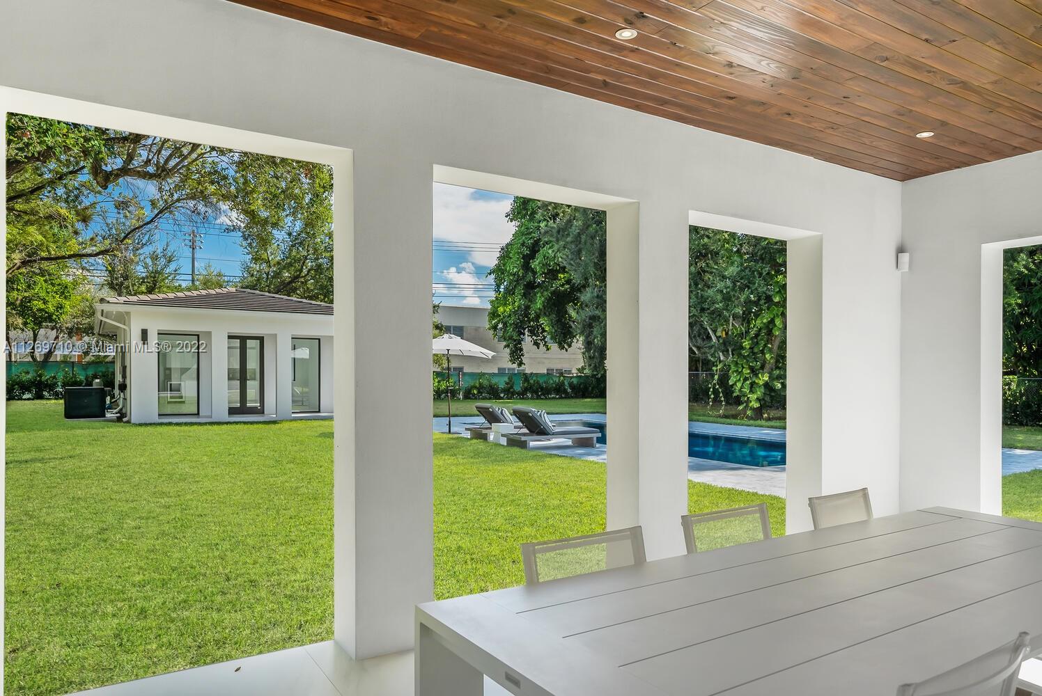 BEVERLY HILLS - Residential