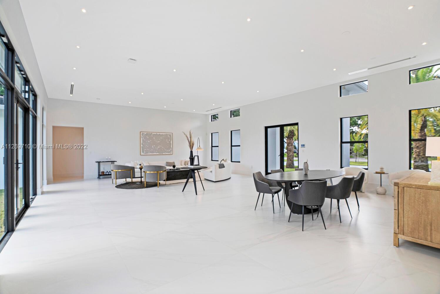 BEVERLY HILLS - Residential