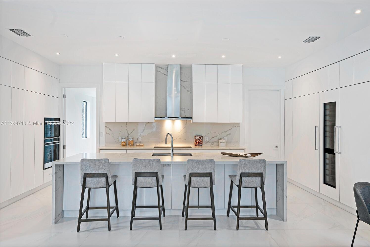 BEVERLY HILLS - Residential