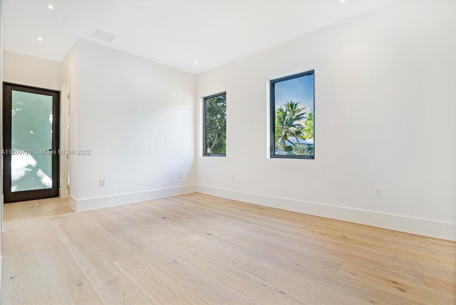 BEVERLY HILLS - Residential