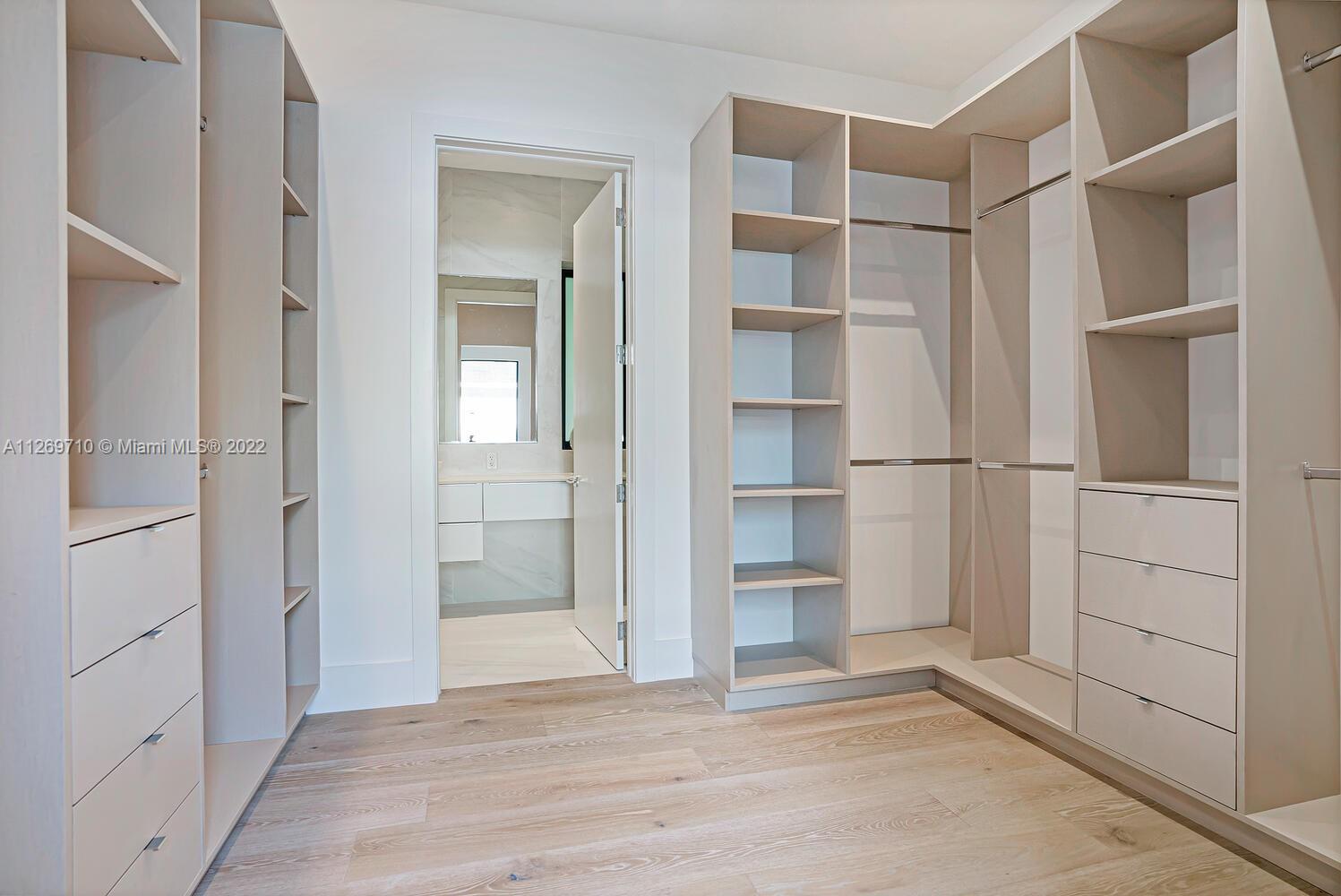 BEVERLY HILLS - Residential