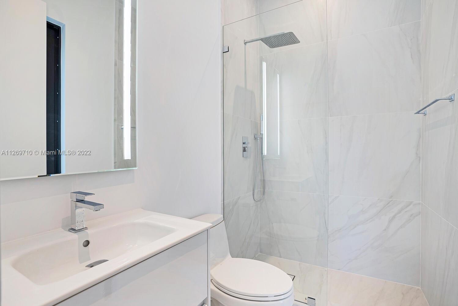 BEVERLY HILLS - Residential