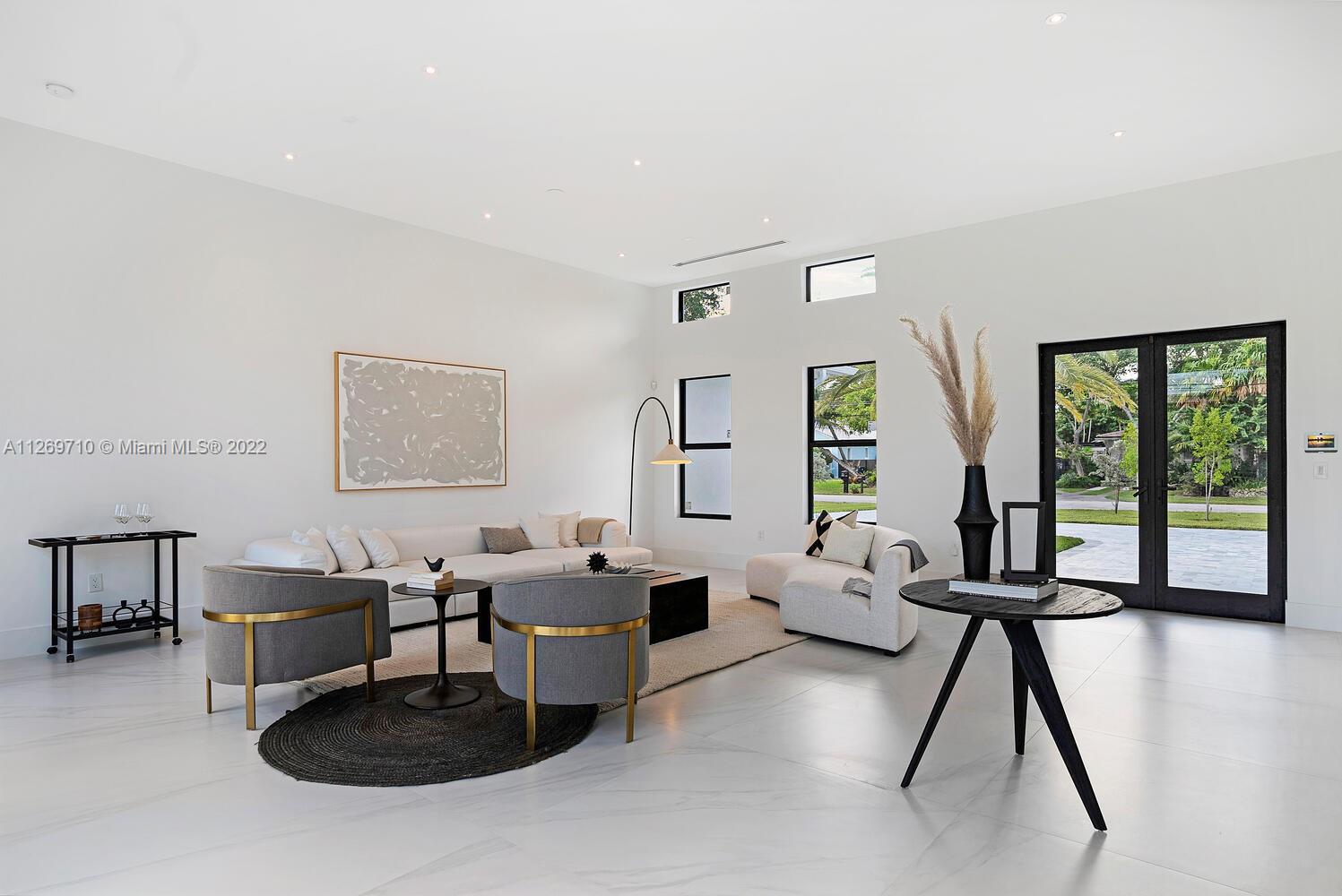 BEVERLY HILLS - Residential