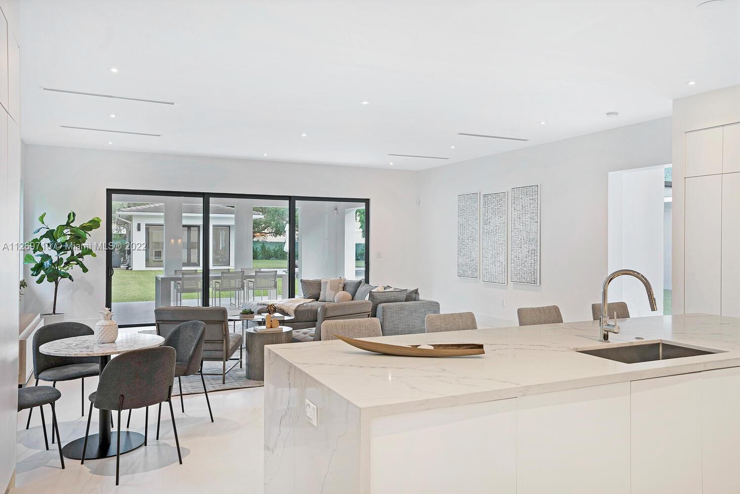 BEVERLY HILLS - Residential