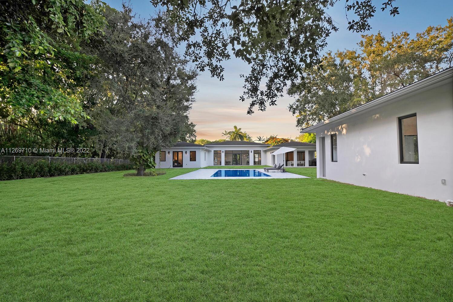 BEVERLY HILLS - Residential