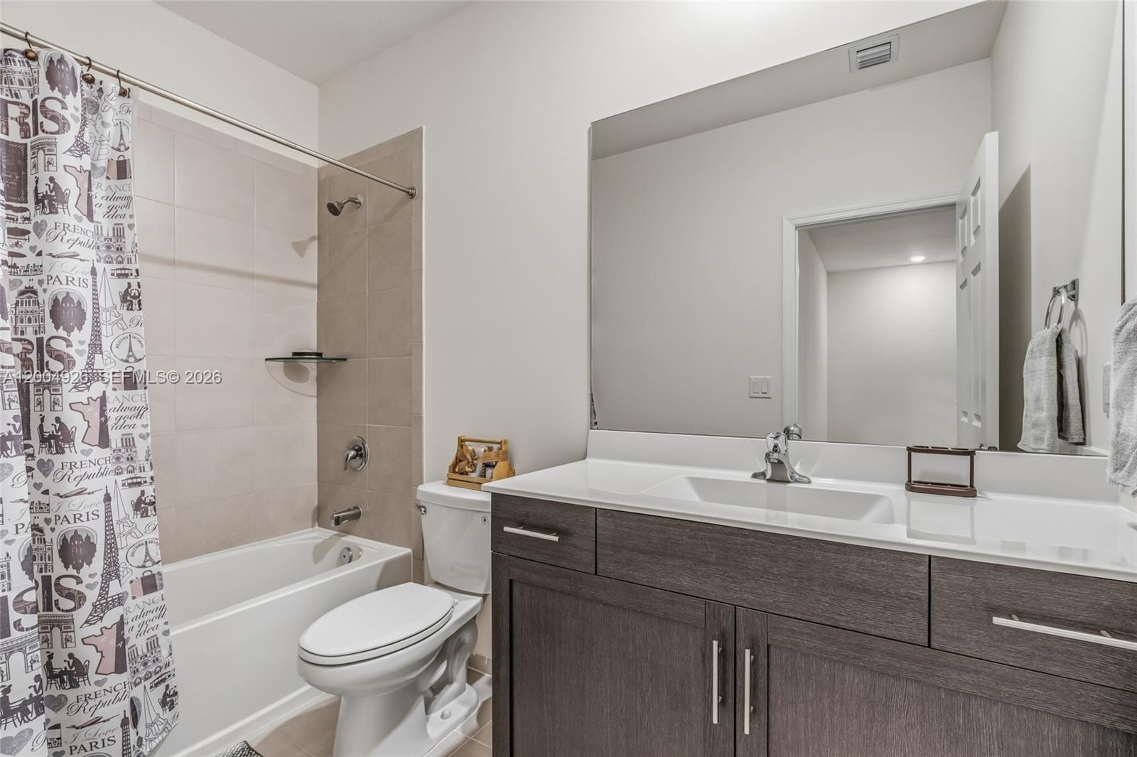 AQUABELLA NORTH REPLAT - Residential