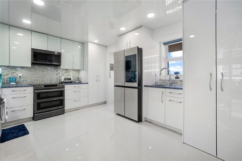 Photo of 4100 Galt Ocean Dr #404, Fort Lauderdale, FL 33308 (MLS # A12052374)