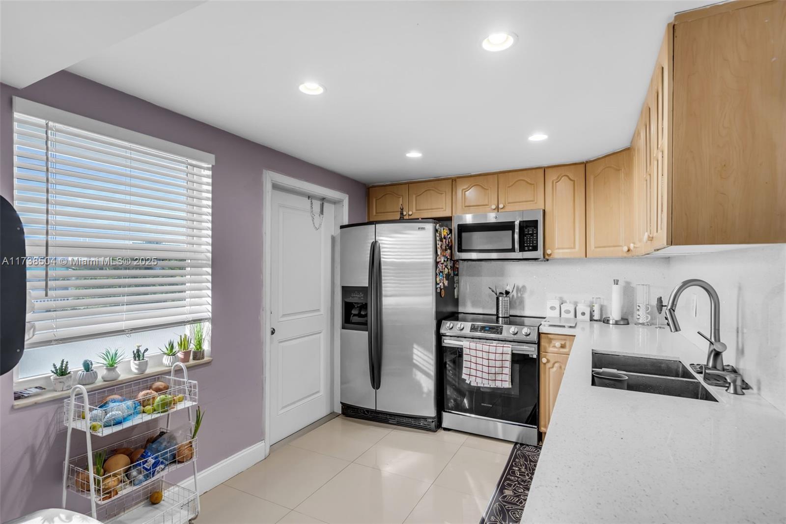 ROLLING GREEN CONDO H - Residential
