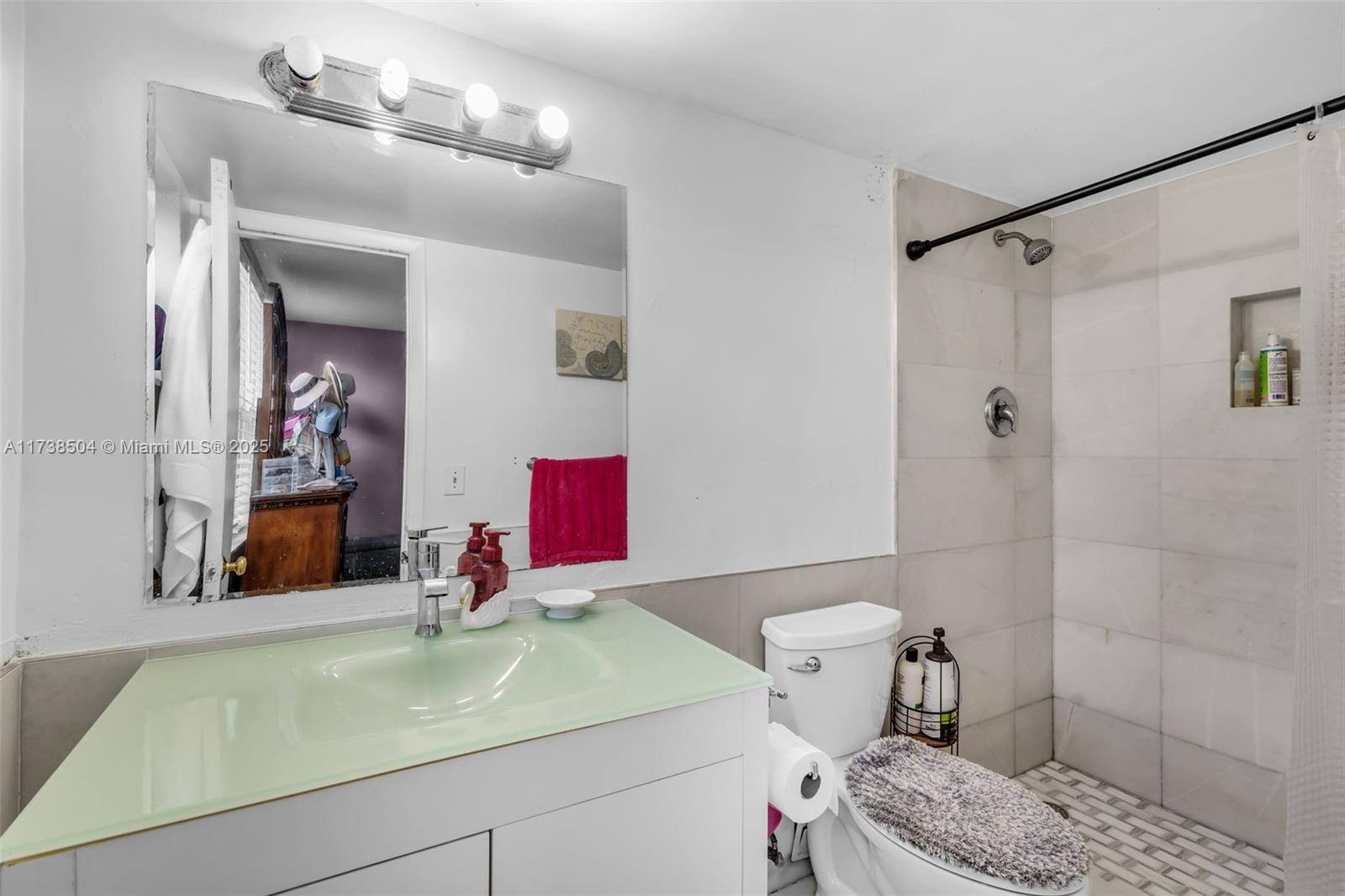 ROLLING GREEN CONDO H - Residential