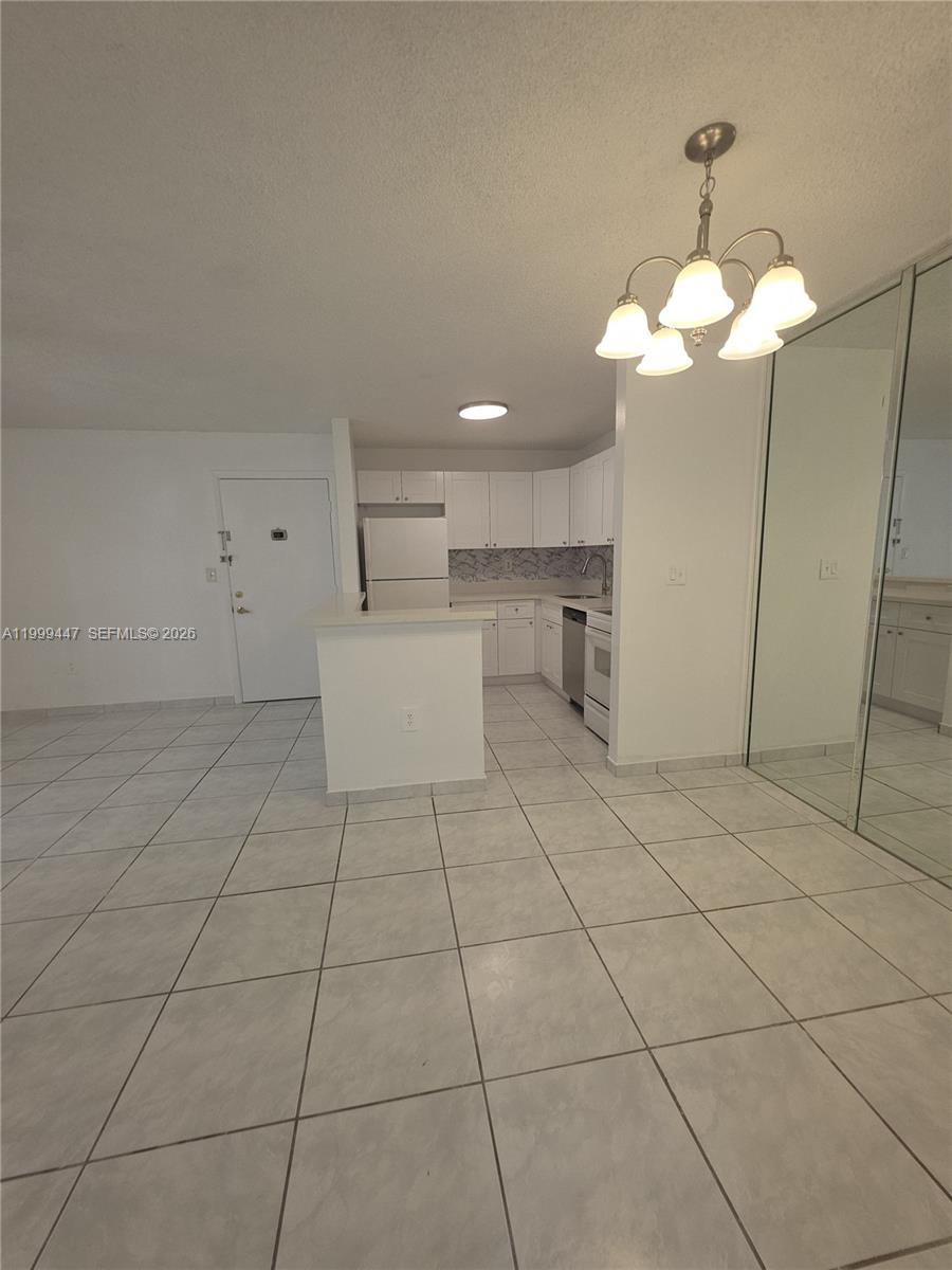 823 NE 199th St 104-12