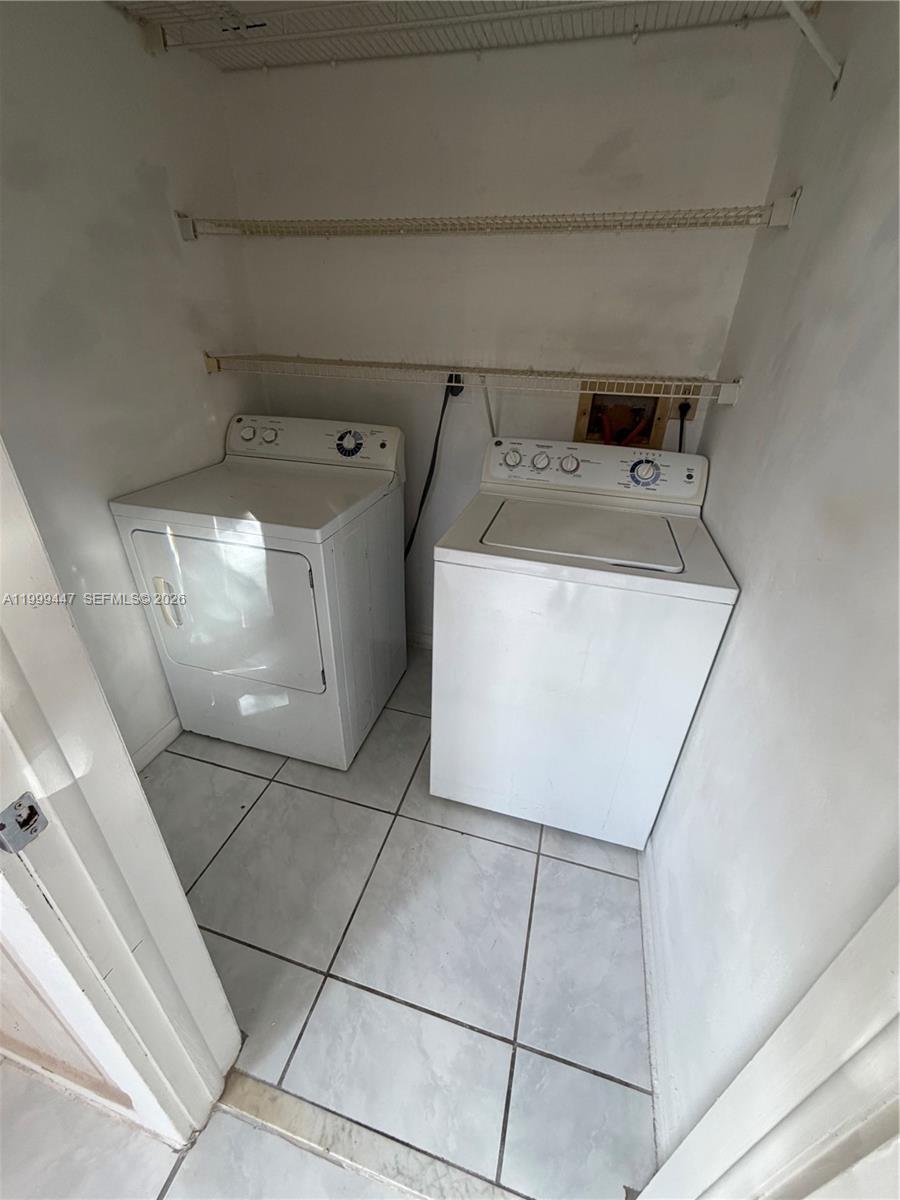 823 NE 199th St 104-12