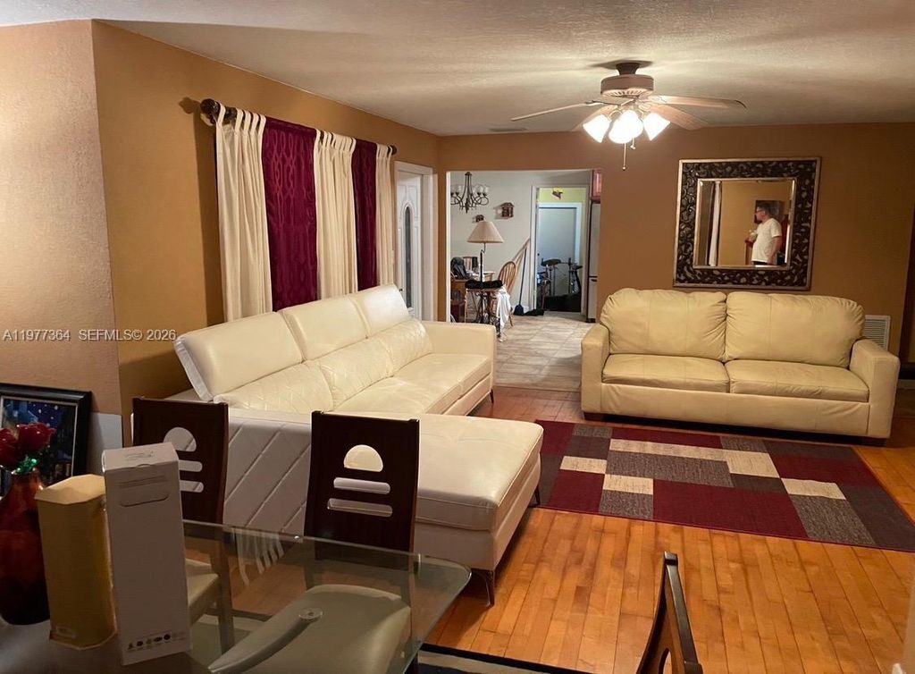 Photo of Oakland Park, FL 33309 (MLS # A11977364)